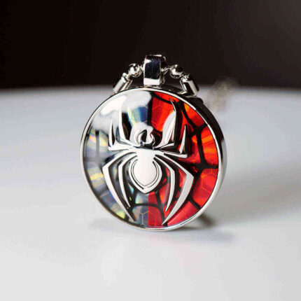 pendant spiderman